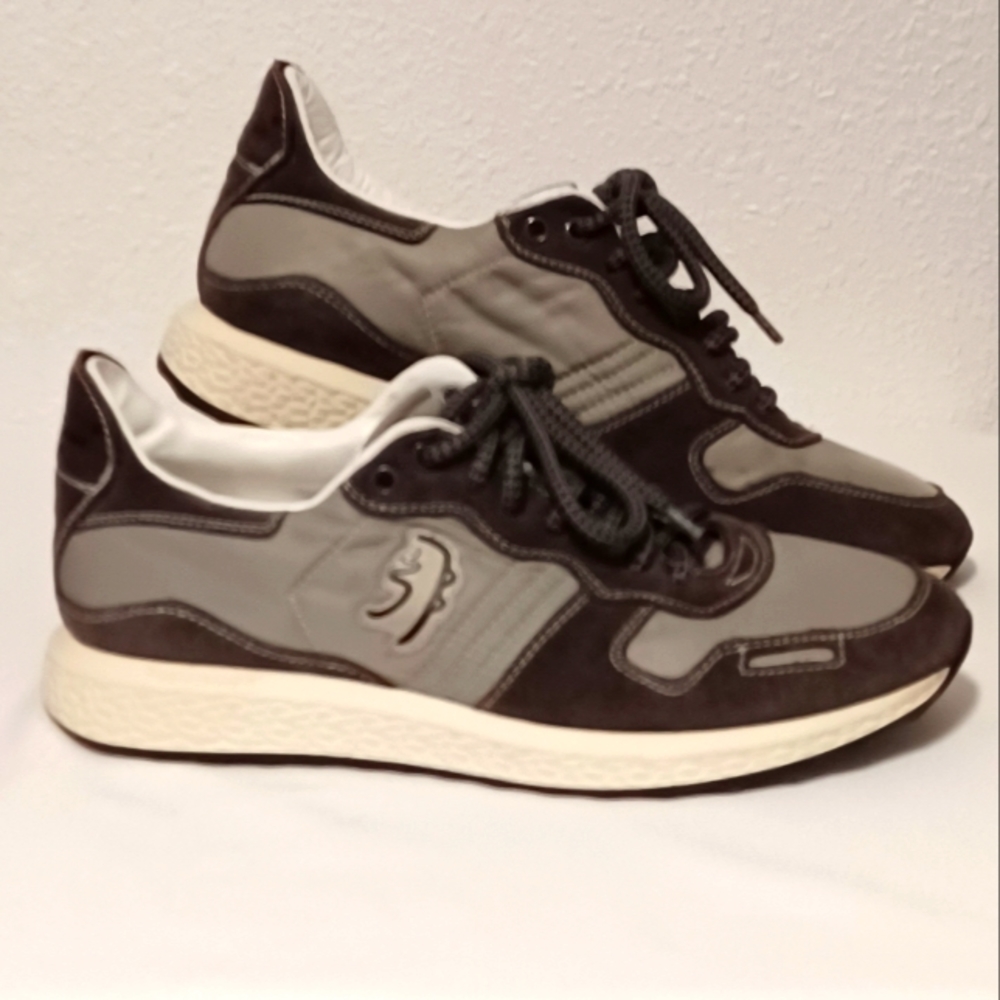 PrimaBase Unisex Low Top Sneaker